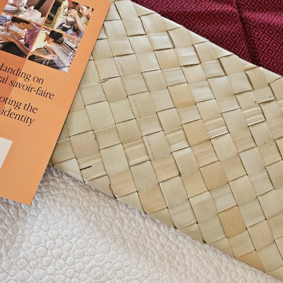 100% handwoven silk wrap Cambodia - Picture 9 of 9